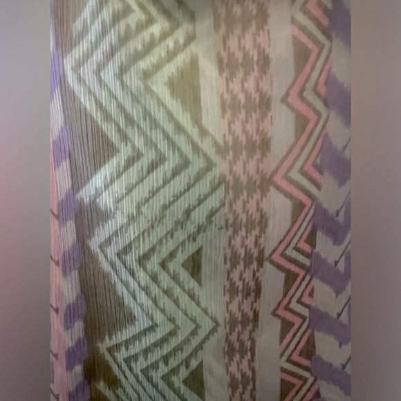 πMulti-Colored Sleeveless Aztec Mini Dress w/ Tie Back (size M)π - Picture 8 of 13